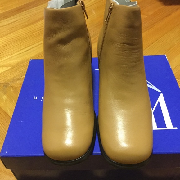 ✨HOST PICK✨ NEW! WHITE MOUNTAIN Beige Booties - Picture 7 of 7
